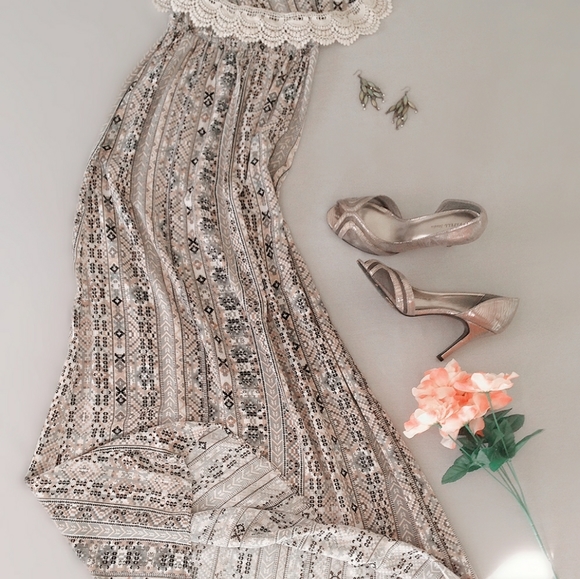 Long Maxi-Dress - Picture 2 of 4